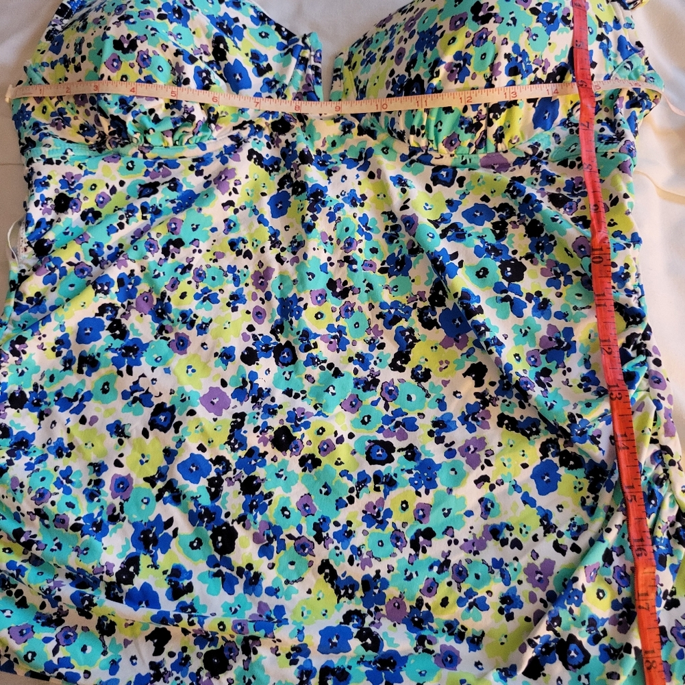 (4) EUC XL Tankini Swim Tops. (3) Anne Cole (1) 24th & Ocean